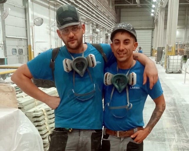 Mario Álvarez y Alberto López se 'salvaron' de los últimos 250 despidos de LM Windpower en Ponferrada.